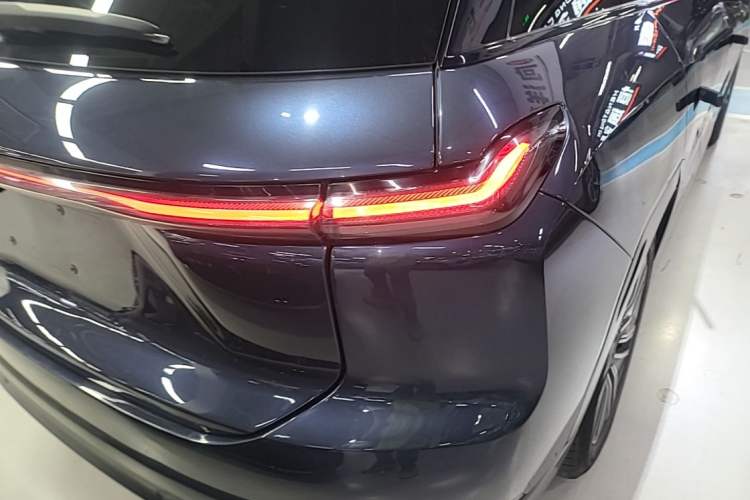 Used Nio ES7 2022 75 kWh Right Rear Taillight