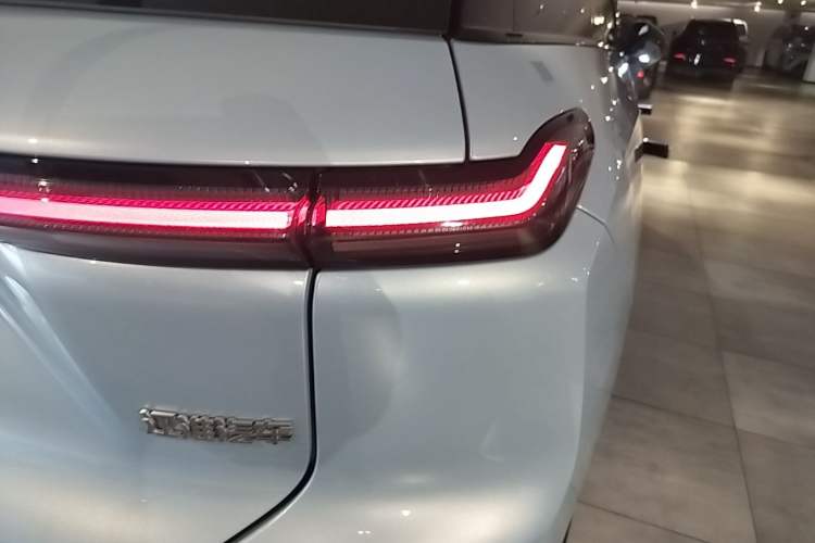 Used Nio ES7 2022 100kWh First Edition Right Rear Taillight