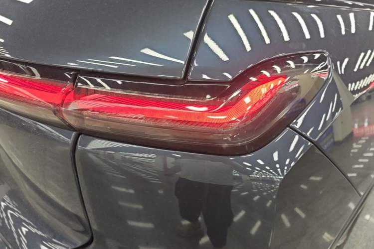 Used Nio ES7 2022 75 kWh Right Rear Taillight