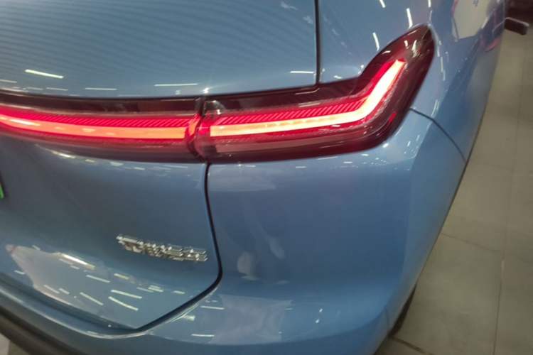 Used Nio ES7 2022 75 kWh Right Rear Taillight