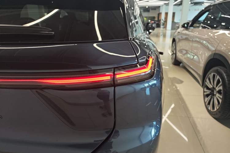 Used Nio ES7 2022 75 kWh Right Rear Taillight