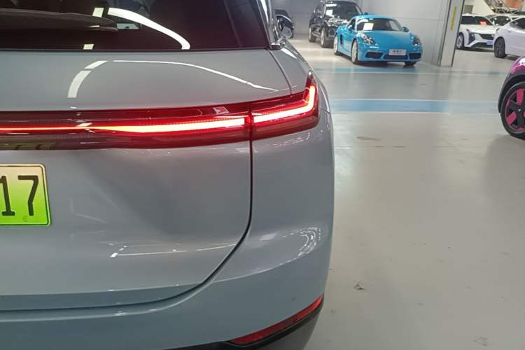 Used Nio ES7 2022 75 kWh Right Rear Taillight