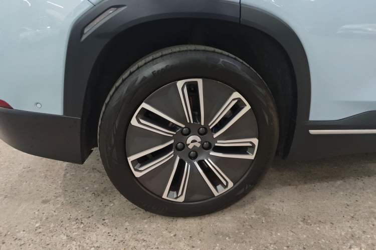 Used Nio ES7 2022 75 kWh Right Rear Wheel Hub