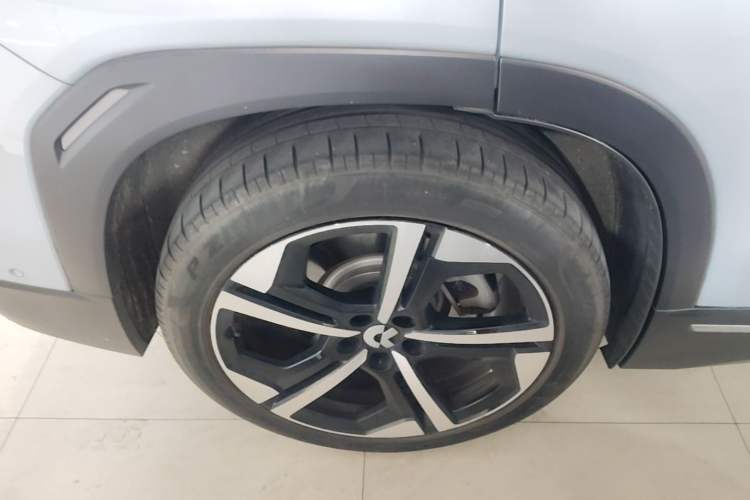 Used Nio ES7 2022 100kWh First Edition Right Rear Wheel Hub
