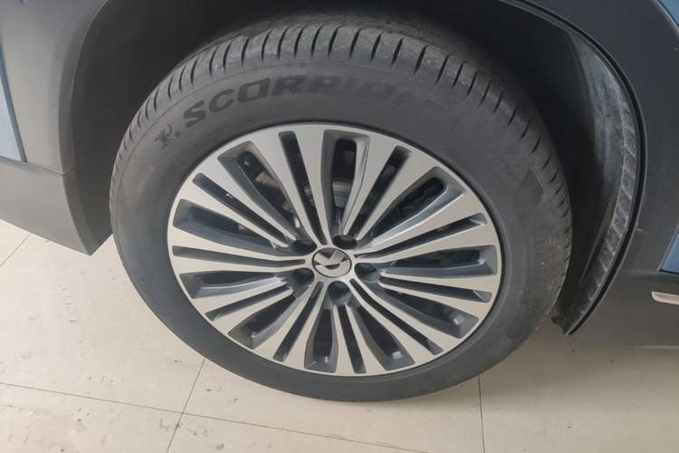 Used Nio ES7 2022 75 kWh Right Rear Wheel Hub