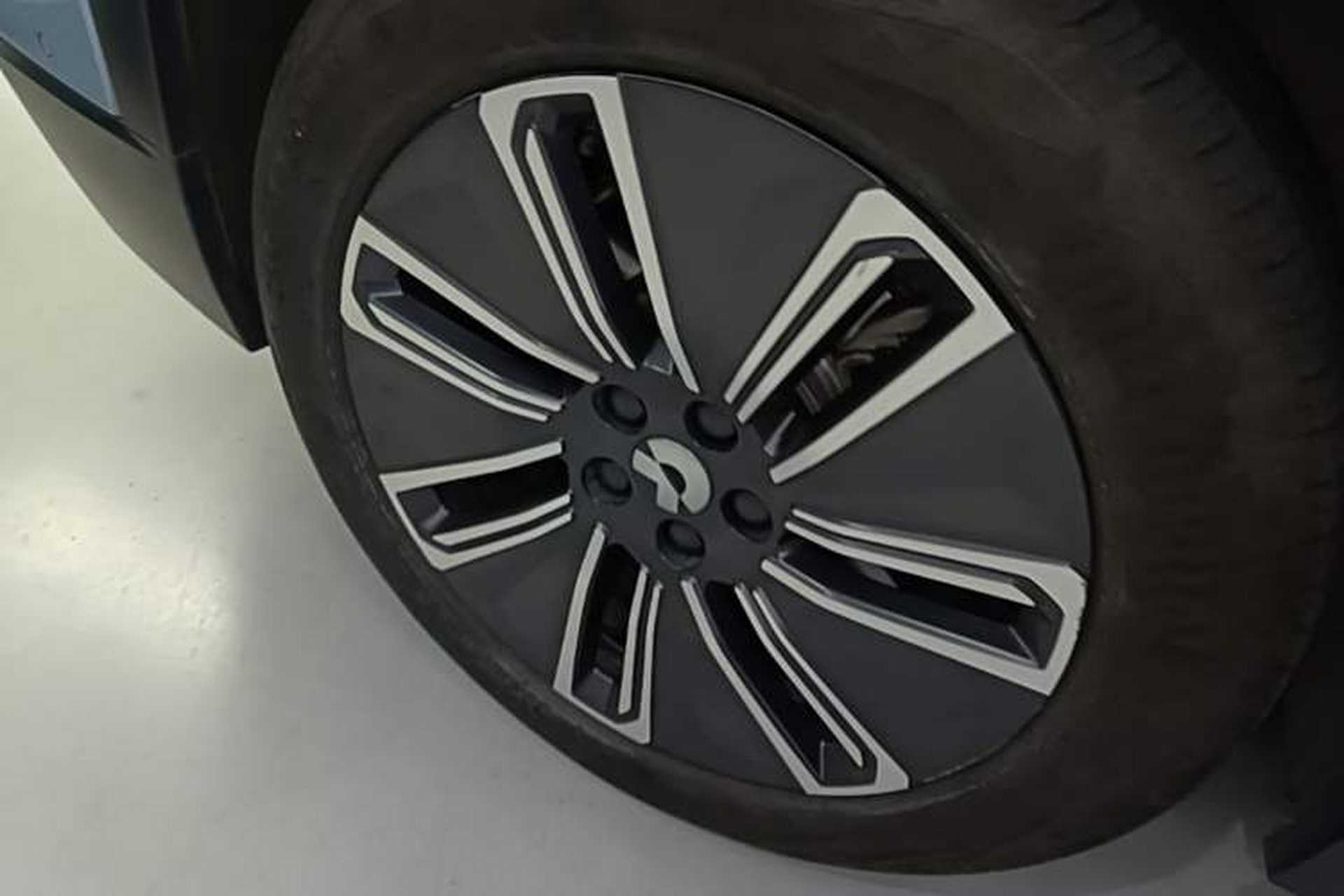 Used Nio ES7 2022 75 kWh Right Rear Wheel Hub