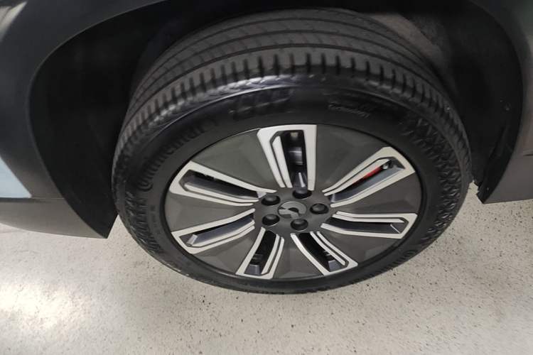 Used Nio ES7 2022 75 kWh Right Rear Wheel Hub