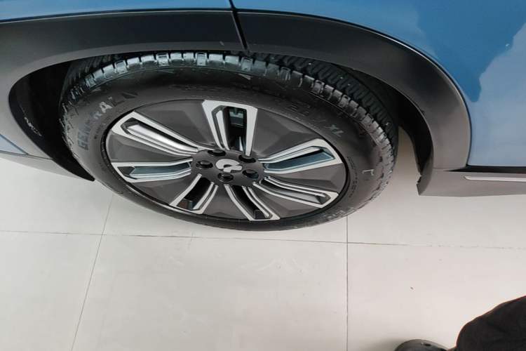Used Nio ES7 2022 75 kWh Right Rear Wheel Hub