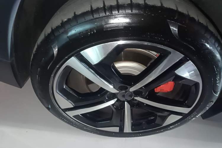 Used Nio ES7 2022 100 kWh Right Rear Wheel Hub