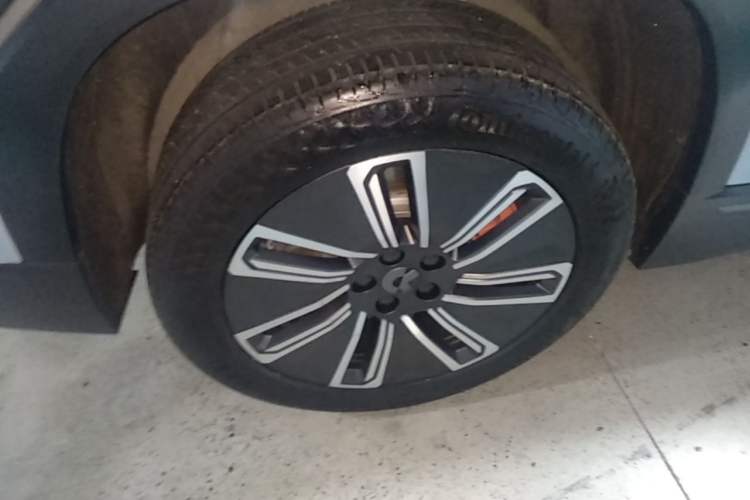 Used Nio ES7 2022 75 kWh Right Rear Wheel Hub