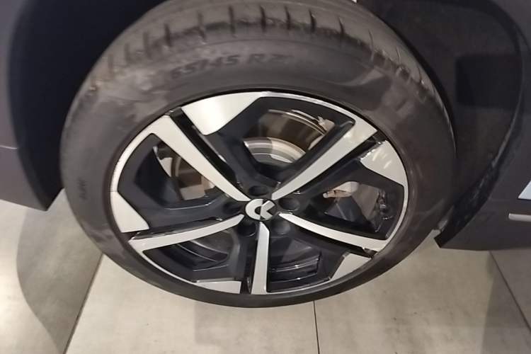 Used Nio ES7 2022 100kWh First Edition Right Rear Wheel Hub