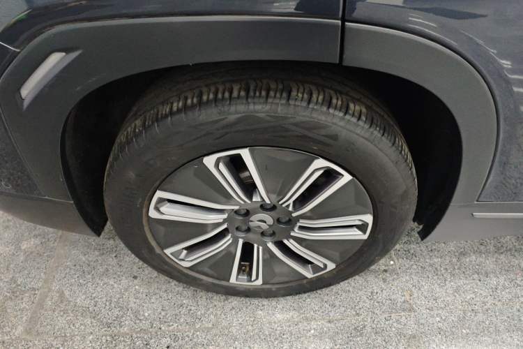 Used Nio ES7 2022 75 kWh Right Rear Wheel Hub