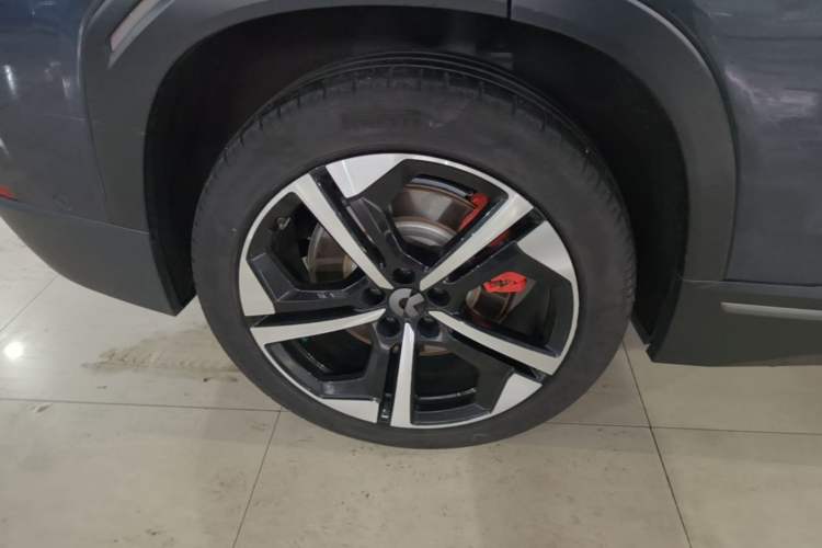 Used Nio ES7 2022 75 kWh Right Rear Wheel Hub