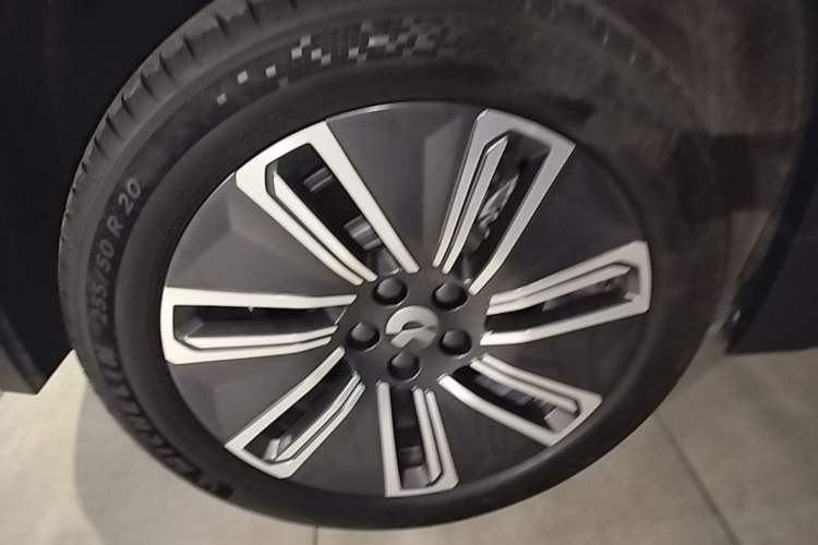 Used Nio ES7 2022 75 kWh Right Rear Wheel Hub