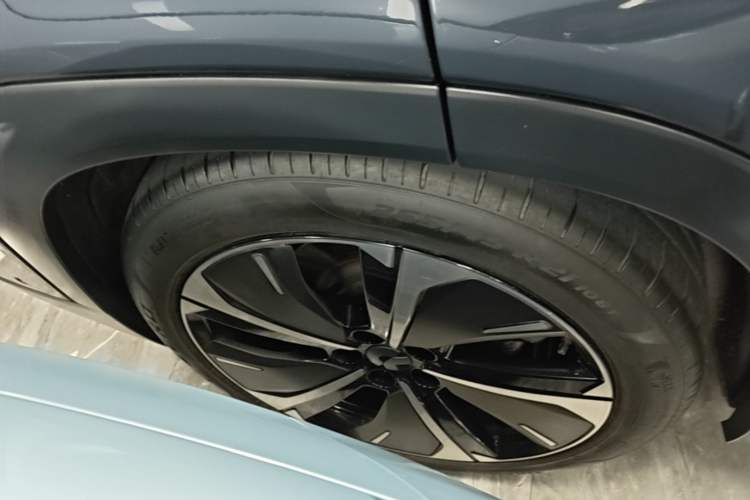 Used Nio ES7 2022 100kWh First Edition Right Rear Wheel Hub