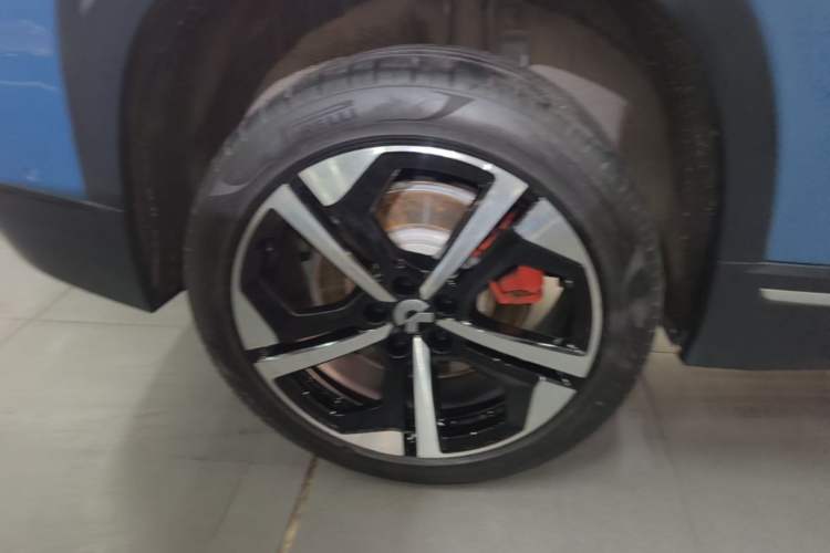 Used Nio ES7 2022 75 kWh Right Rear Wheel Hub