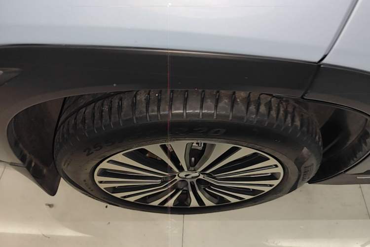 Used Nio ES7 2022 75 kWh Right Rear Wheel Hub