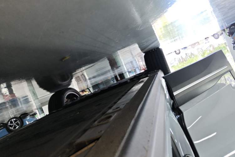 Used Nio ES7 2022 75 kWh Right Side Sill