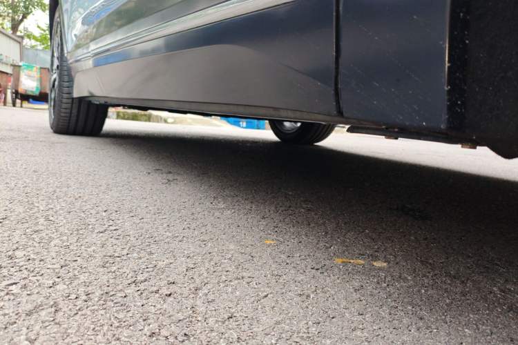 Used Nio ES7 2022 100kWh First Edition Right Side Sill