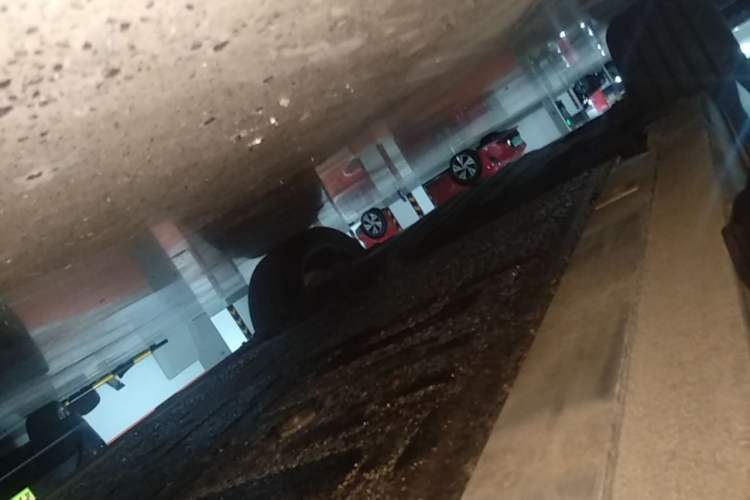 Used Nio ES7 2022 75 kWh Right Side Sill