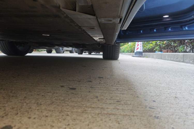 Used Nio ES7 2022 100kWh First Edition Right Side Sill
