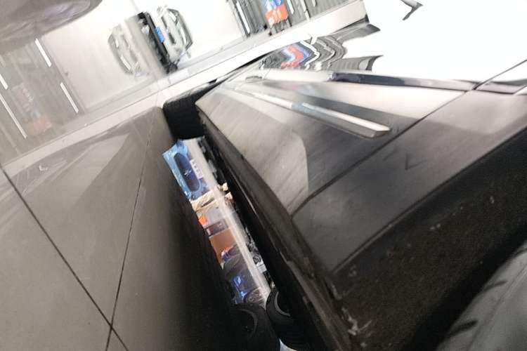 Used Nio ES7 2022 100kWh First Edition Right Side Sill