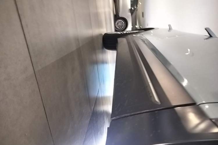 Used Nio ES7 2022 75 kWh Right Side Sill