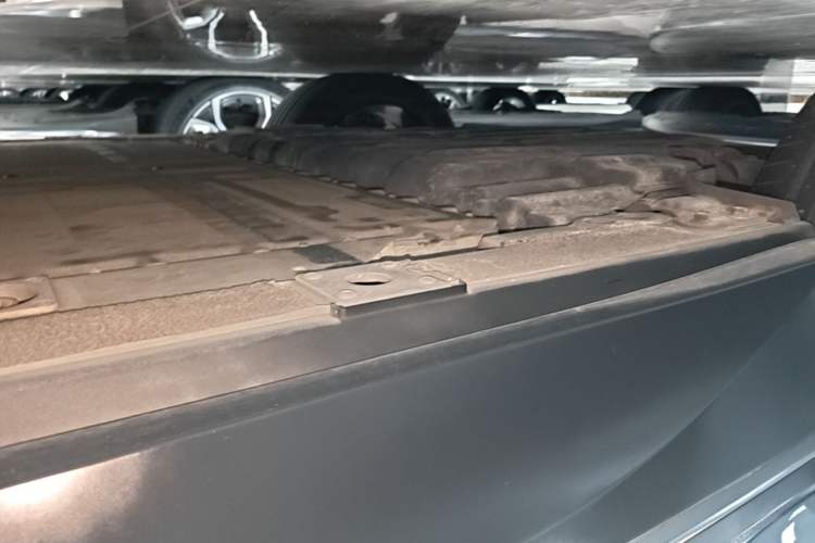 Used Nio ES7 2022 100kWh First Edition Right Side Sill