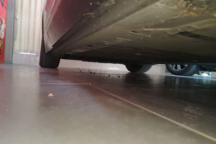 Used Nio ES7 2022 100 kWh Right Side Sill