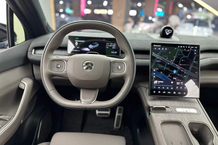 Used Nio ES7 2022 75 kWh Steering Wheel