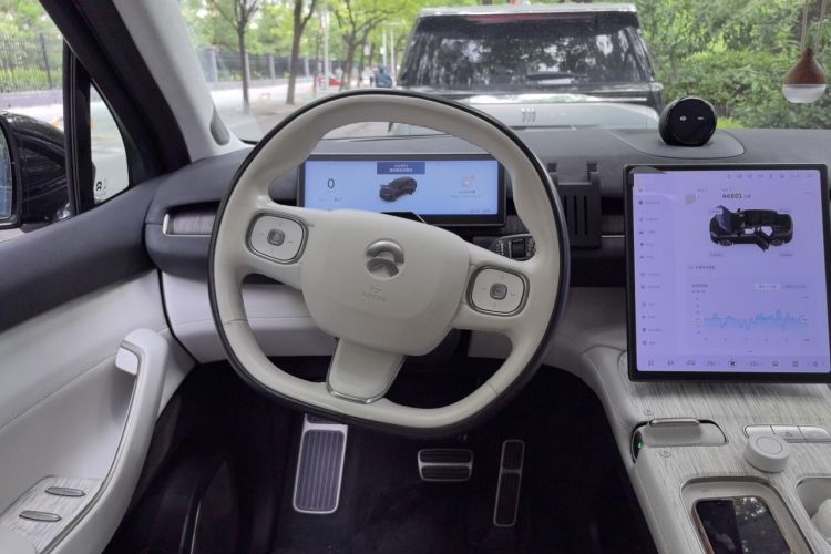 Used Nio ES7 2022 100kWh First Edition Steering Wheel