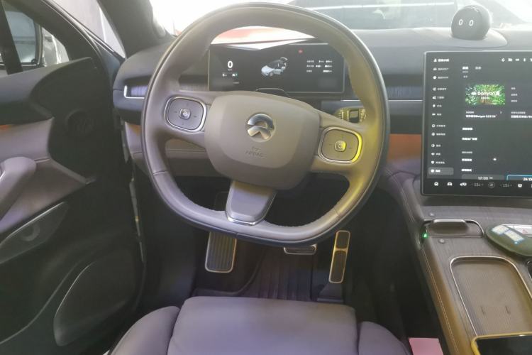 Used Nio ES7 2022 75 kWh Steering Wheel