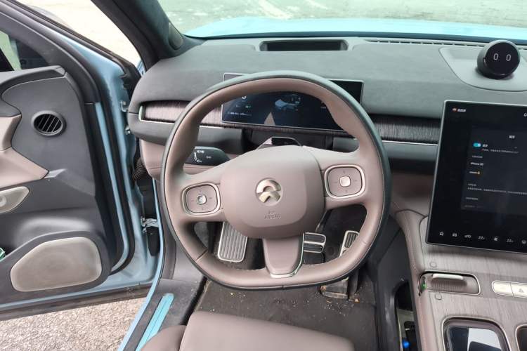 Used Nio ES7 2022 75 kWh Steering Wheel