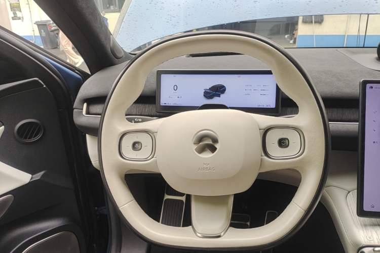 Used Nio ES7 2022 100kWh First Edition Steering Wheel
