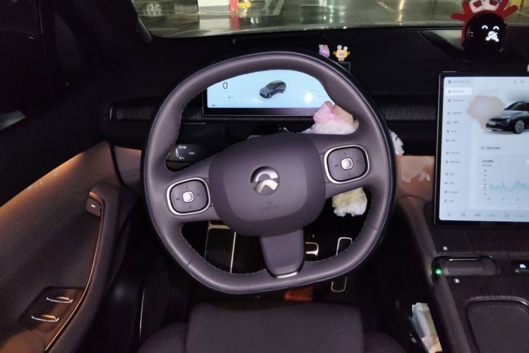 Used Nio ES7 2022 75 kWh Steering Wheel