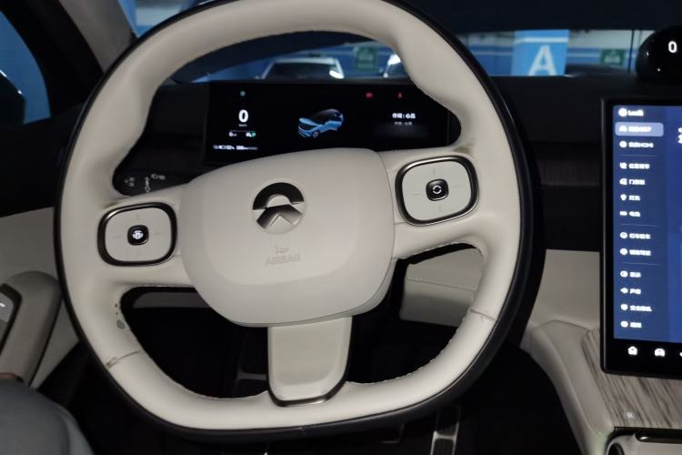 Used Nio ES7 2022 100 kWh Steering Wheel