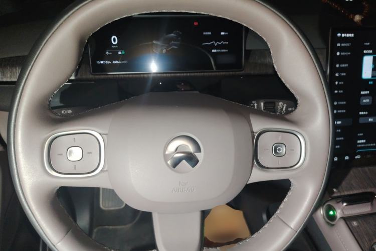 Used Nio ES7 2022 75 kWh Steering Wheel