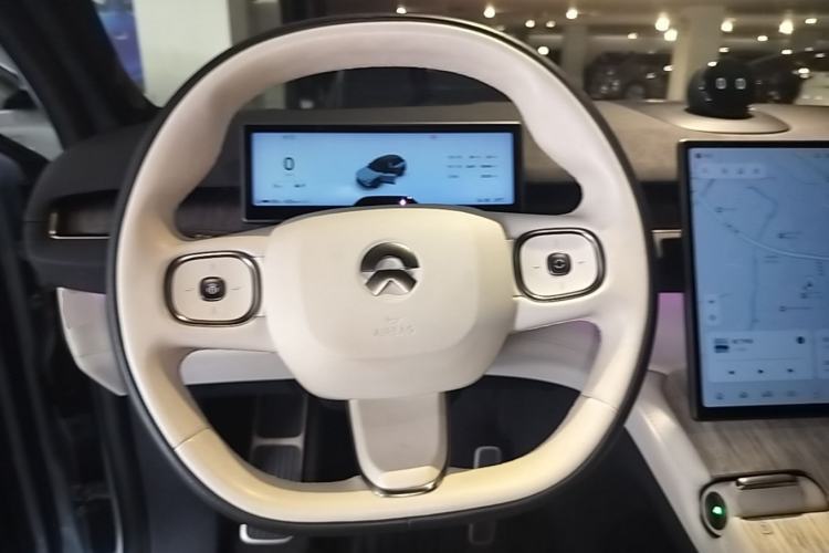Used Nio ES7 2022 75 kWh Steering Wheel