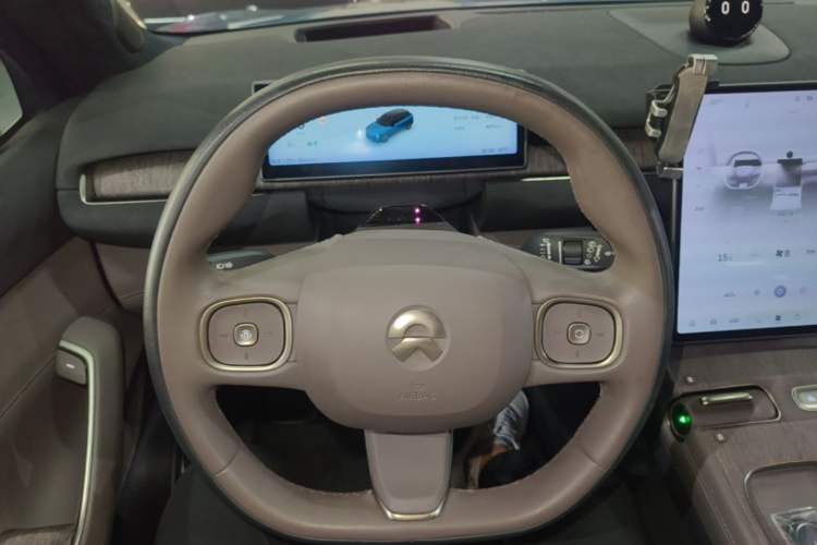 Used Nio ES7 2022 75 kWh Steering Wheel
