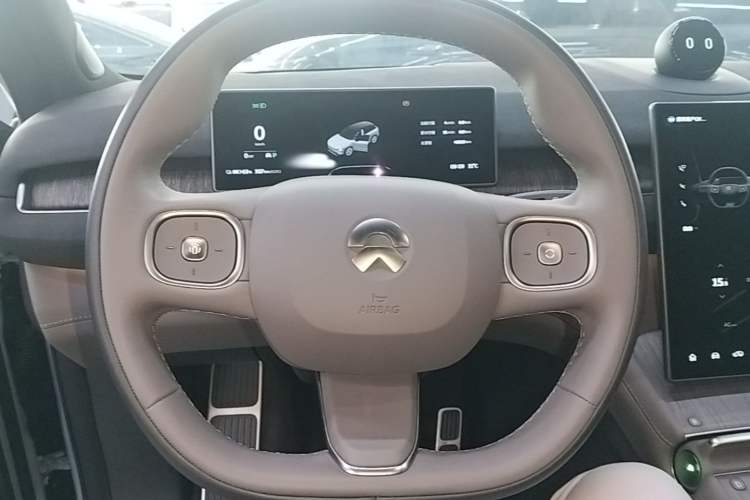 Used Nio ES7 2022 75 kWh Steering Wheel