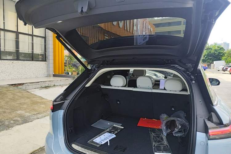 Used Nio ES7 2022 100 kWh Trunk