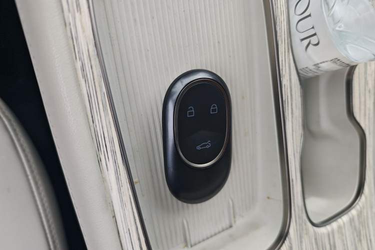 Used Nio ES7 2022 75 kWh Vehicle Key