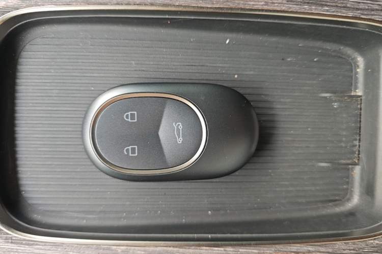 Used Nio ES7 2022 75 kWh Vehicle Key