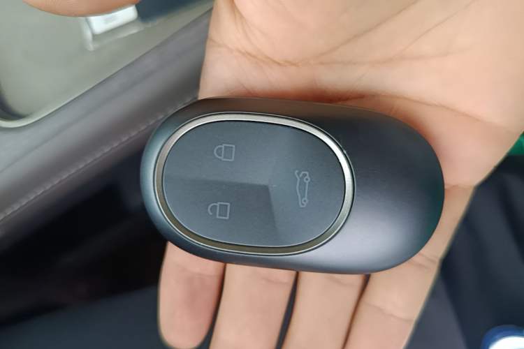 Used Nio ES7 2022 75 kWh Vehicle Key