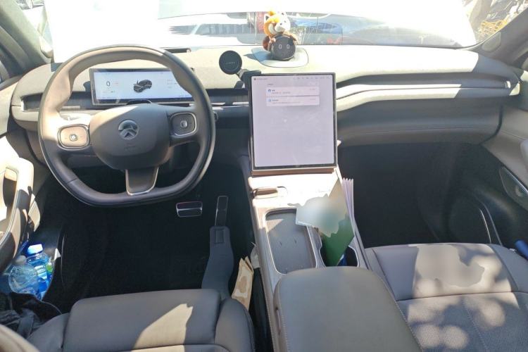 Used Nio ES7 2022 75 kWh Center Console