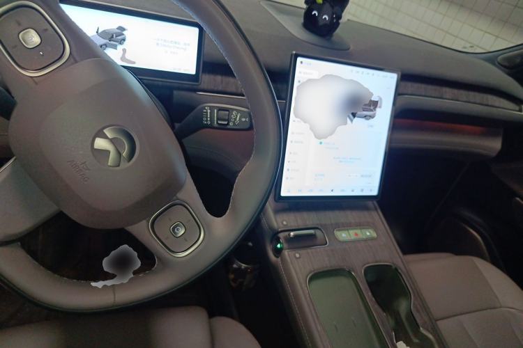 Used Nio ES7 2022 75 kWh Center Console