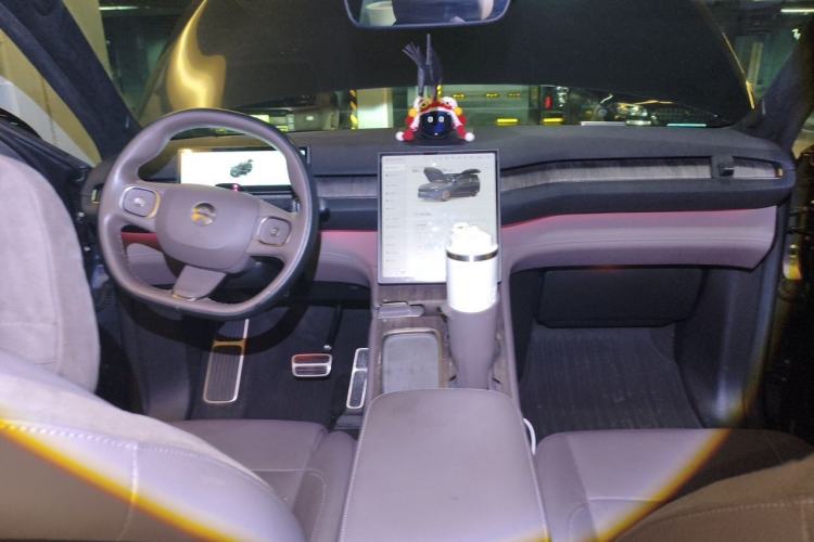 Used Nio ES7 2022 75 kWh Center Console
