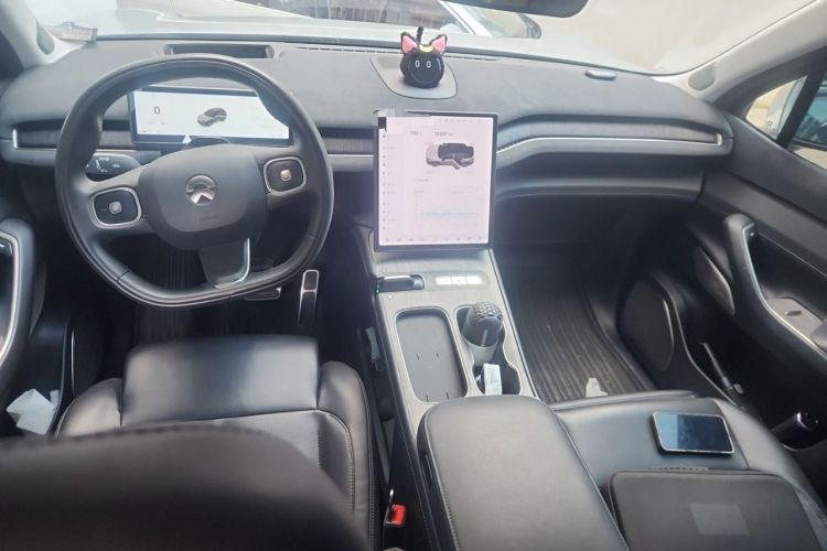 Used Nio ES7 2022 75 kWh Center Console