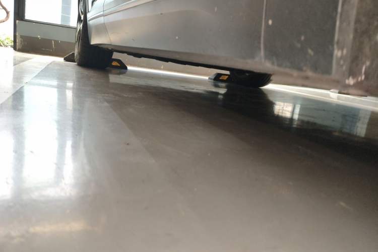 Used Nio ES7 2022 75 kWh Chassis Front Right
