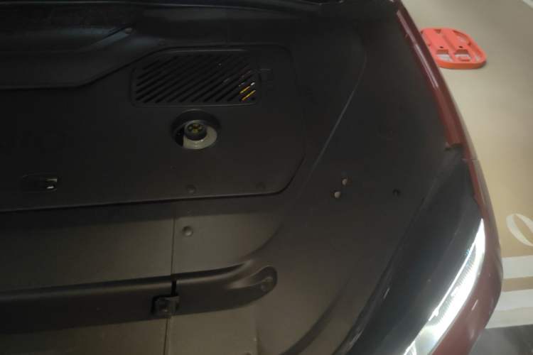 Used Nio ES7 2022 75 kWh Engine Bay Left